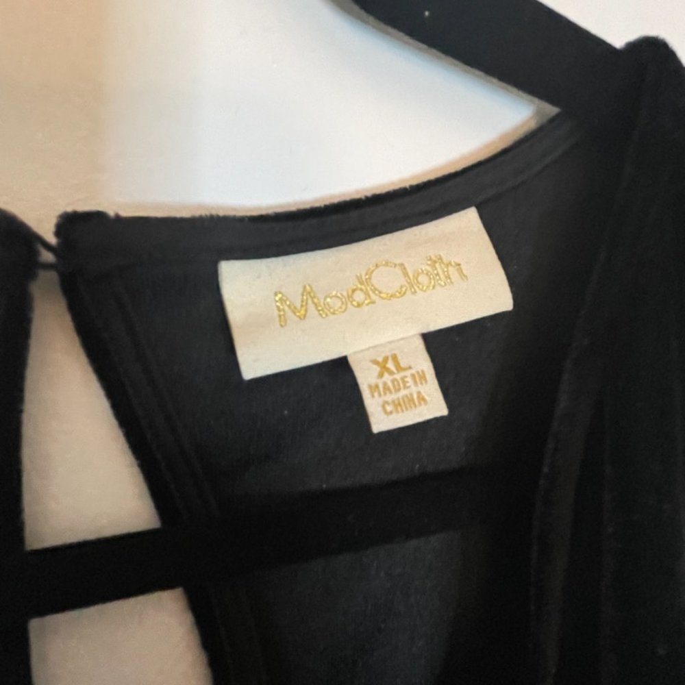 Modcloth Ruffled V-Neck Velvet Jumpsuit - Picture 3 of 7